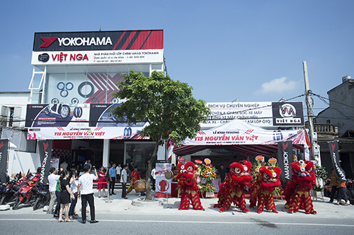 yokohama-tung-bung-khuyen-mai-dip-khai-truong-cua-hang-kieu-mau-tai-nam-dinh