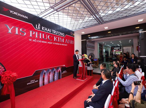 den-yis-phuc-kim-anh-dip-khai-truong-de-nhan-ngay-qua-xin